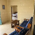 4 Bedroom With Private Pool *