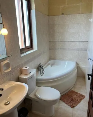 4 Bedroom With Private Pool * Xewkija