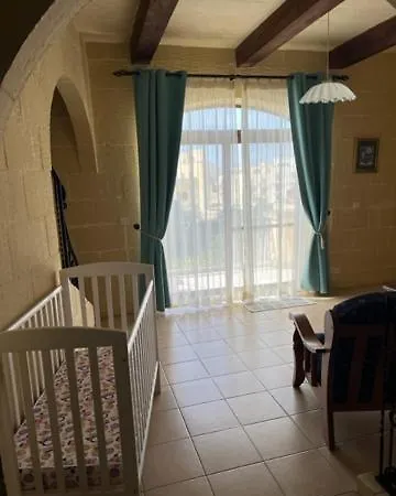 4 Bedroom With Private Pool Xewkija