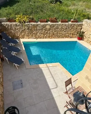 4 Bedroom With Private Pool בית נופש