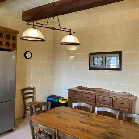 4 Bedroom With Private Pool Feriehus Xewkija