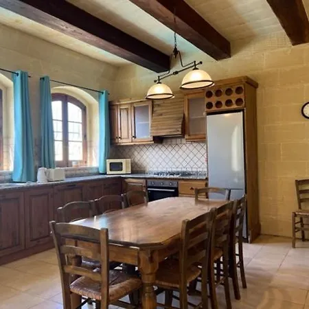 4 Bedroom With Private Pool Ferienhaus